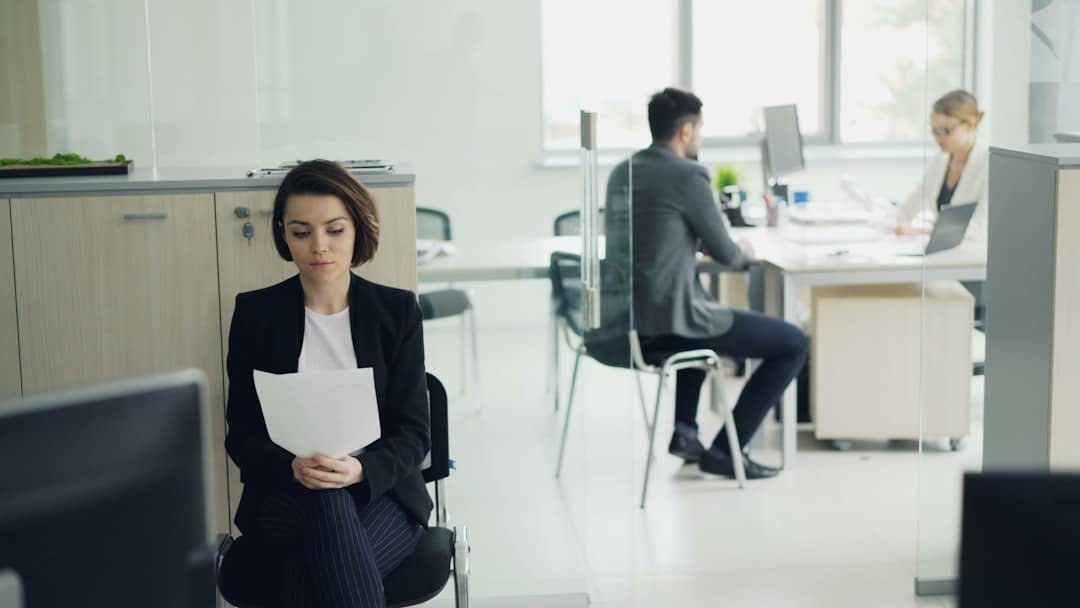 Cómo contratar a tu primer empleado desde una LTD en UK (2026)